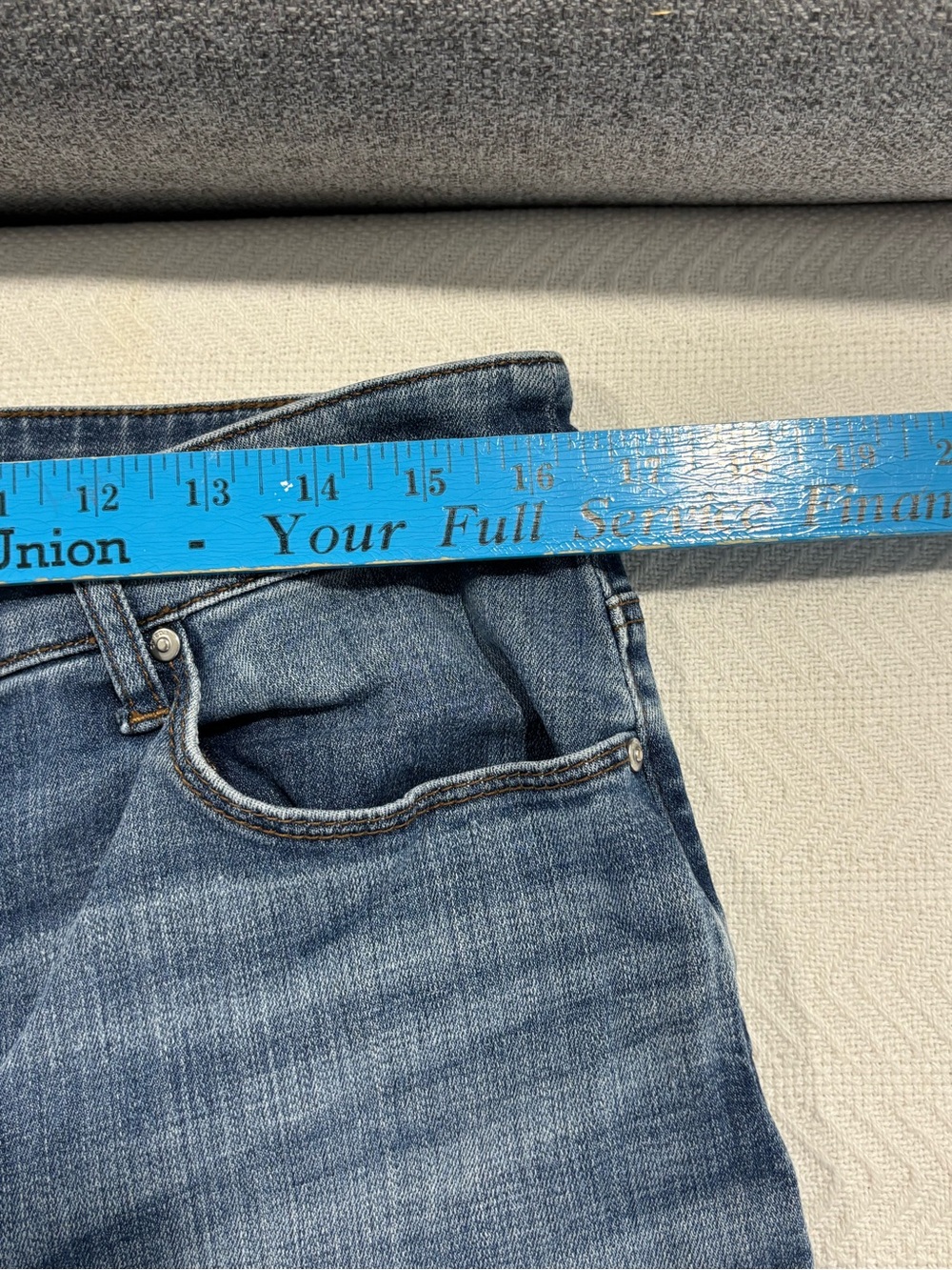 🦋Chico's Medium Blue Cropped Straight Jeans - Picture 6 of 12